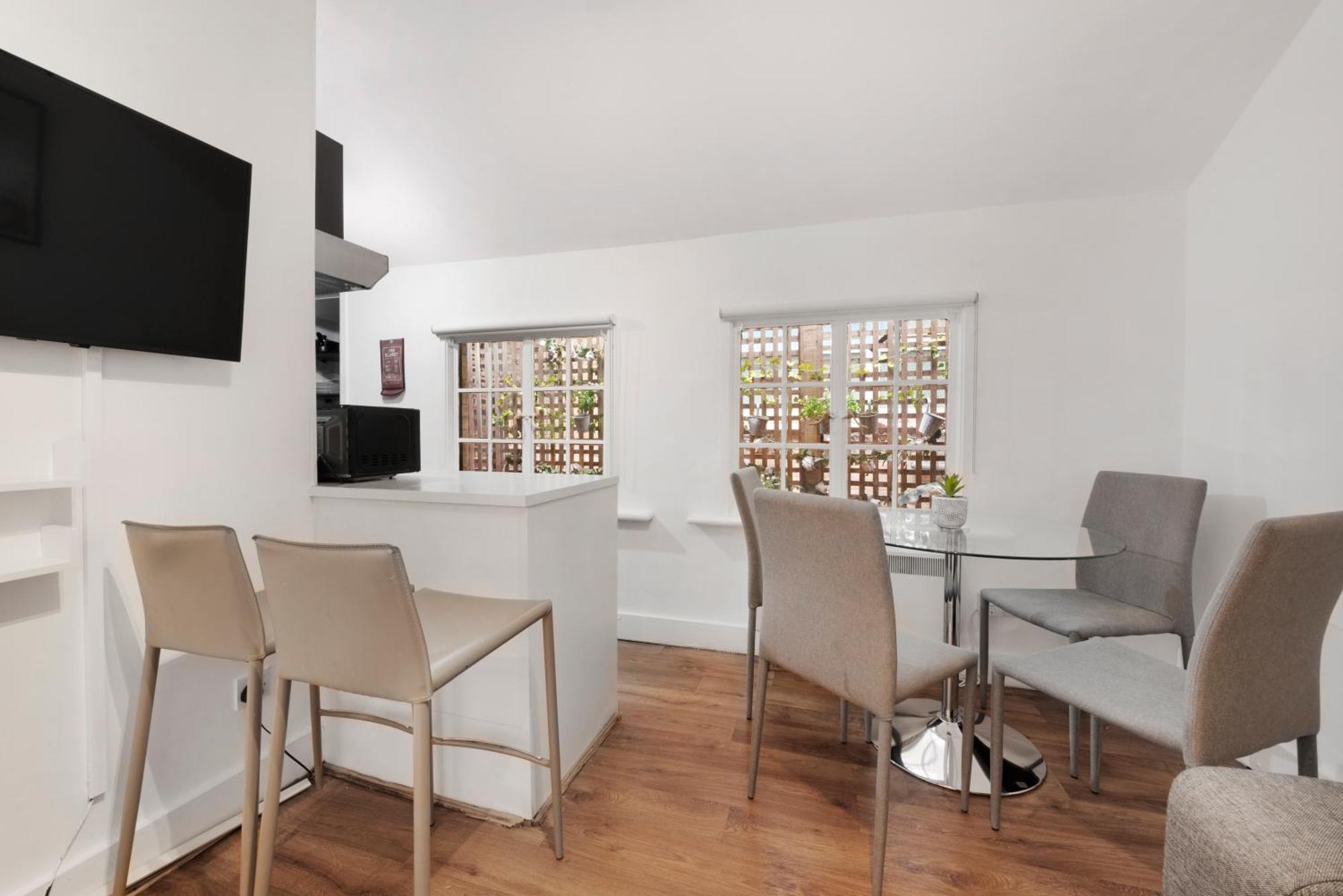 2 Bed Piccadilly Apartment 1 Londen Buitenkant foto